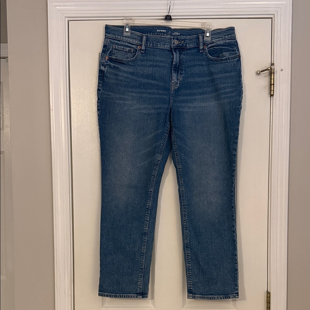 Old Navy Mid-Rise Boyfriend Ankle Jeans